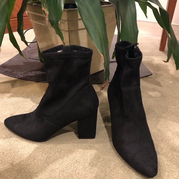 Steve Madden Elory Black Booties - Picture 2 of 8